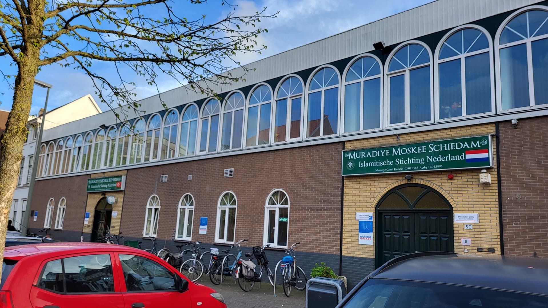 ISN Muradiye Moskee - Moskee in Schiedam