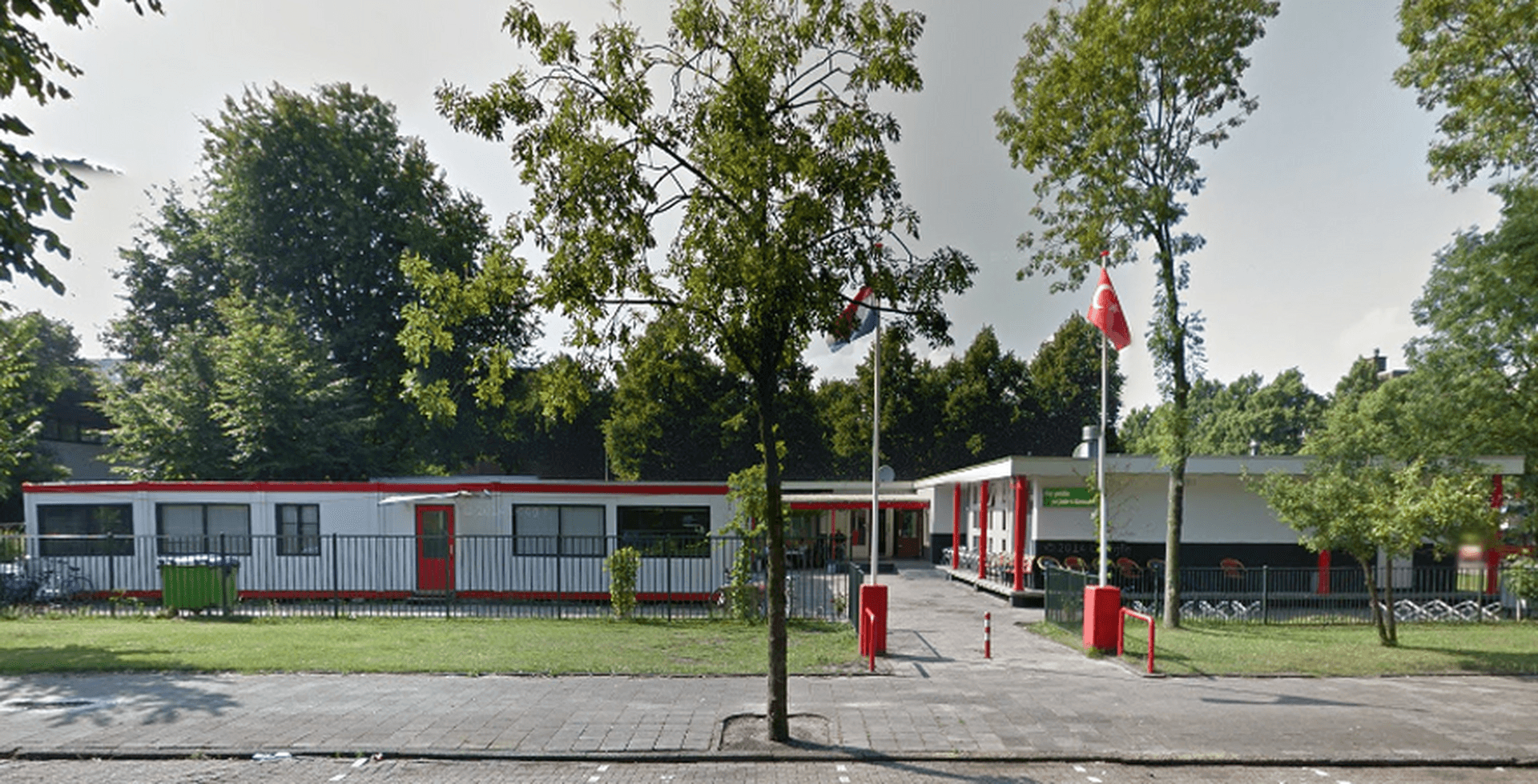 Emir Sultan Camii (Moskee) - Moskee in Amsterdam
